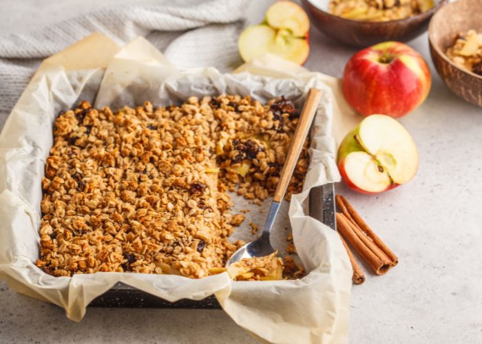 oat-pie-with-dried-fruits-and-chia-seeds